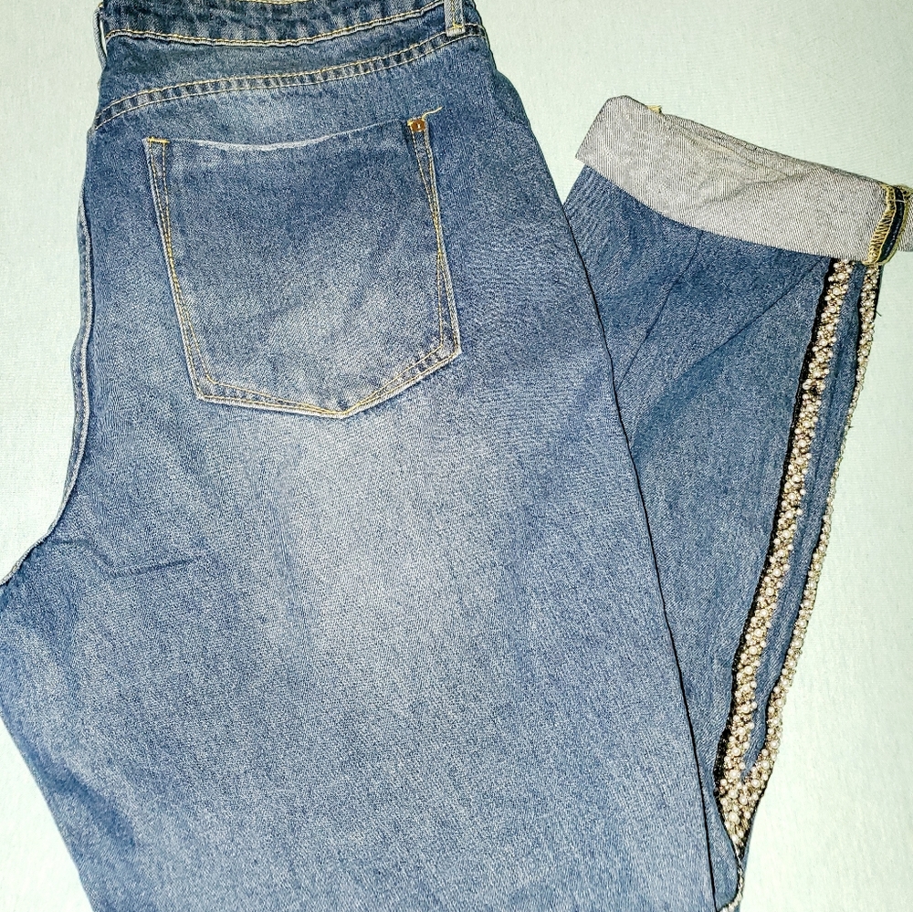 JustFab women's size 33 with details down side leg